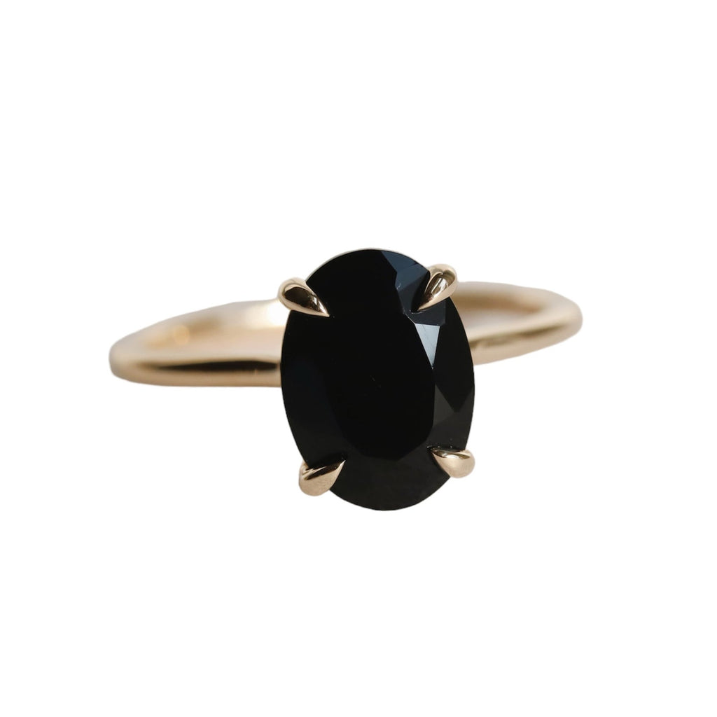 WYN Classic | Elongated Oval Black Onyx Solitaire Ring – Emi