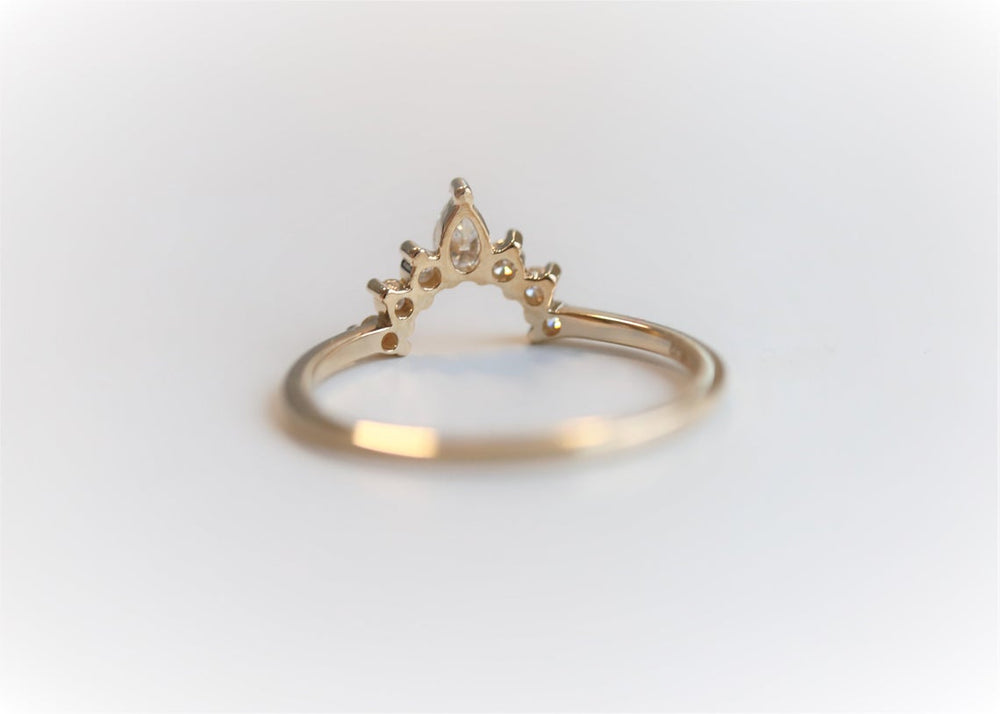 Lily Crown No.3 | 14K Gold & Diamond Contour Band - Emi Conner Jewelry 