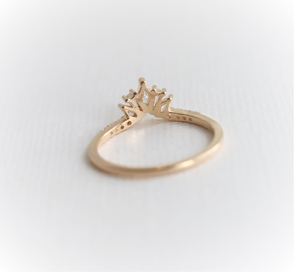 Aurora Crown (Round) | 14K Gold Diamond Contour Band - Emi Conner Jewelry 