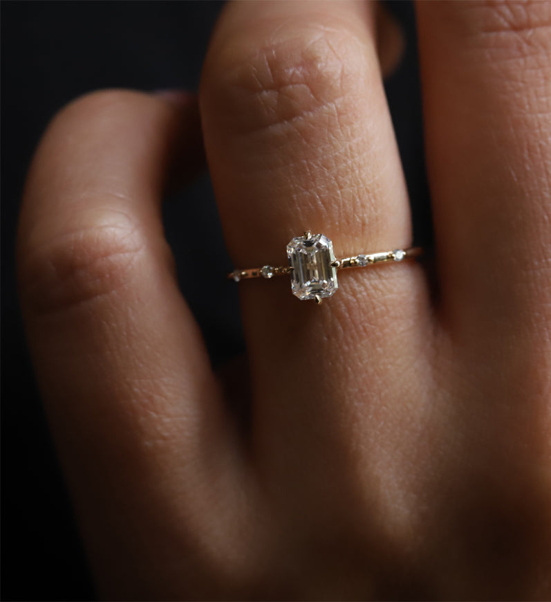 ACCENTED SOLITAIRE