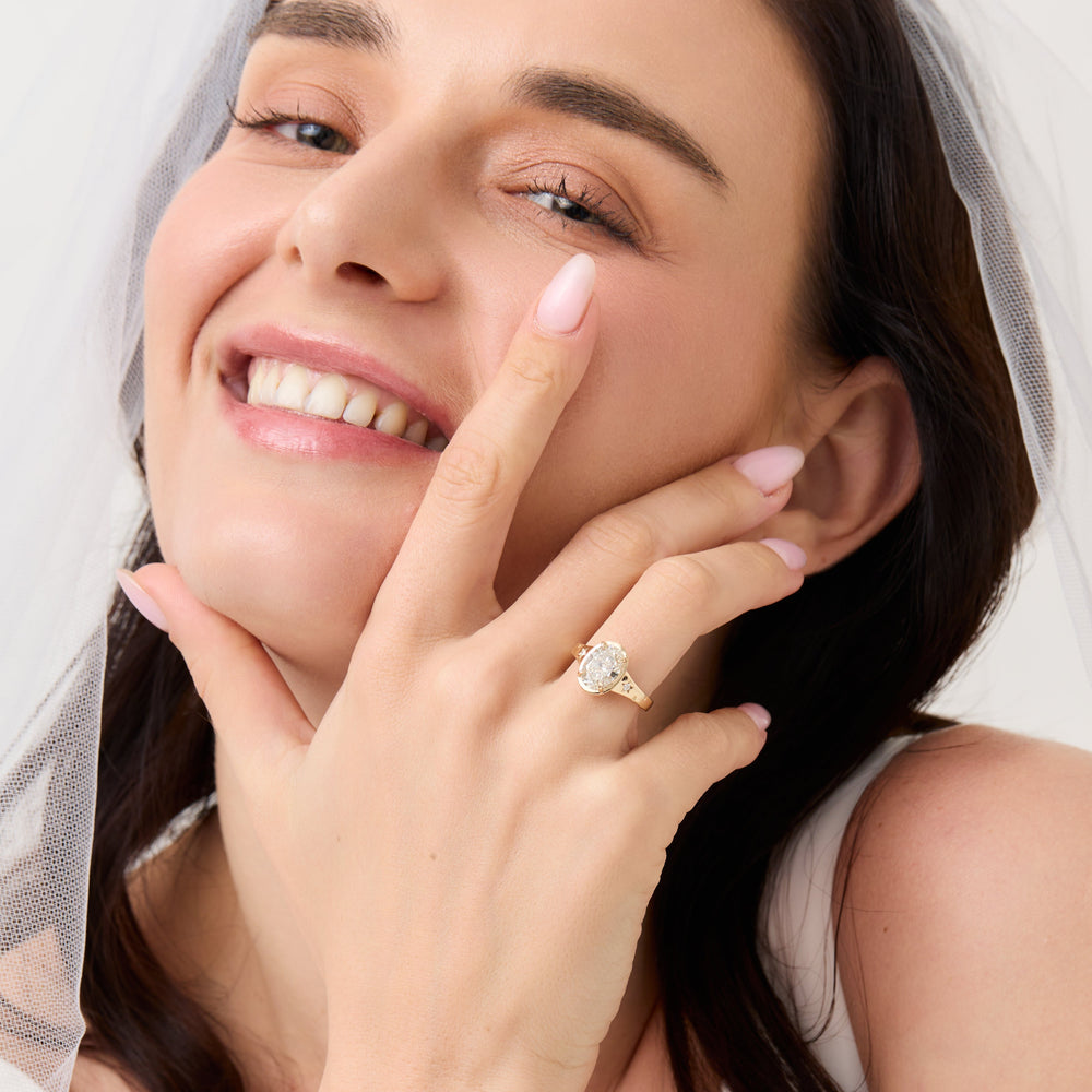 Starry | 2 ct. Oval Diamond Ring