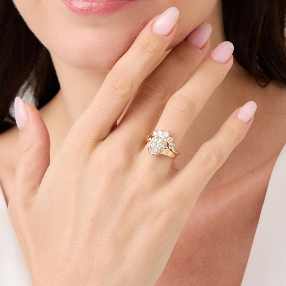 Starry | 2 ct. Oval Diamond Ring
