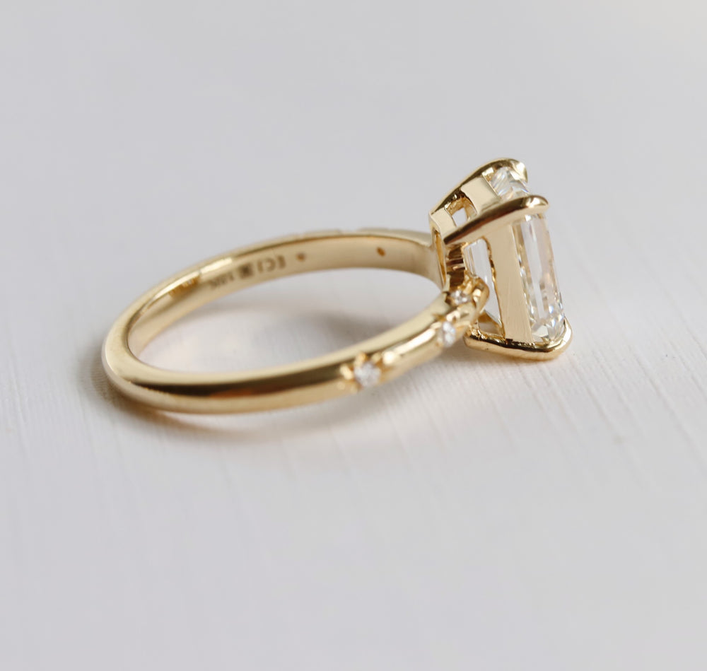 Stella | 2 ct. Emerald Cut Diamond Starburst Ring