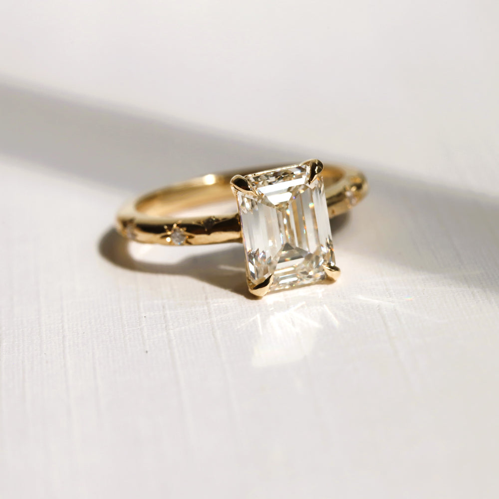 Stella | 2 ct. Emerald Cut Diamond Starburst Ring