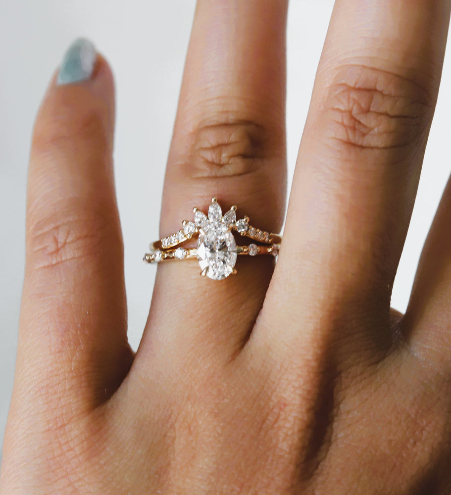 Aurora | 1 ct. Oval Diamond Accented Ring