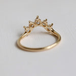 Aurora 5-Stone Curve Band