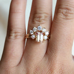 Aurora 5-Stone Curve Band