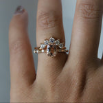 Aurora 5-Stone Curve Band