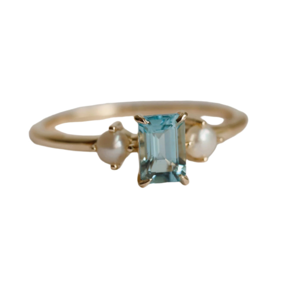EVA | 0.7 ct. Emerald Cut Aquamarine and Pearl Side Stone Ring