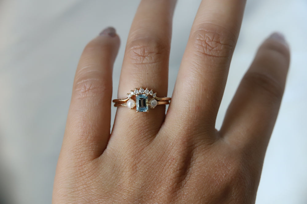 EVA | 0.7 ct. Emerald Cut Aquamarine and Pearl Side Stone Ring