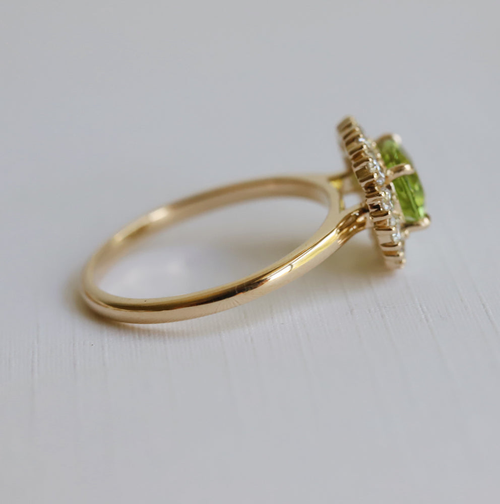 Emma | 1 ct. Oval Peridot East West Halo Ring