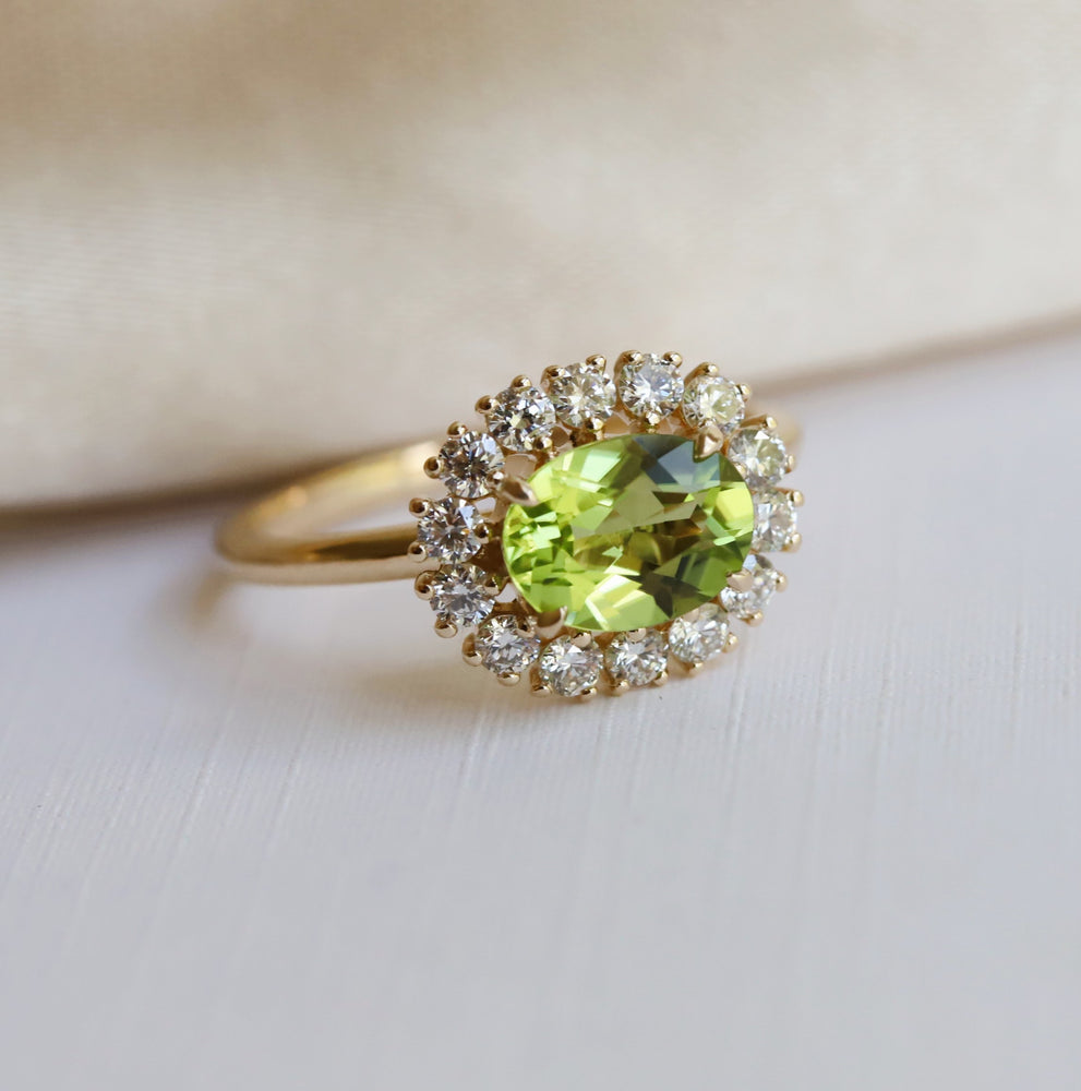 Emma | 1 ct. Oval Peridot East West Halo Ring