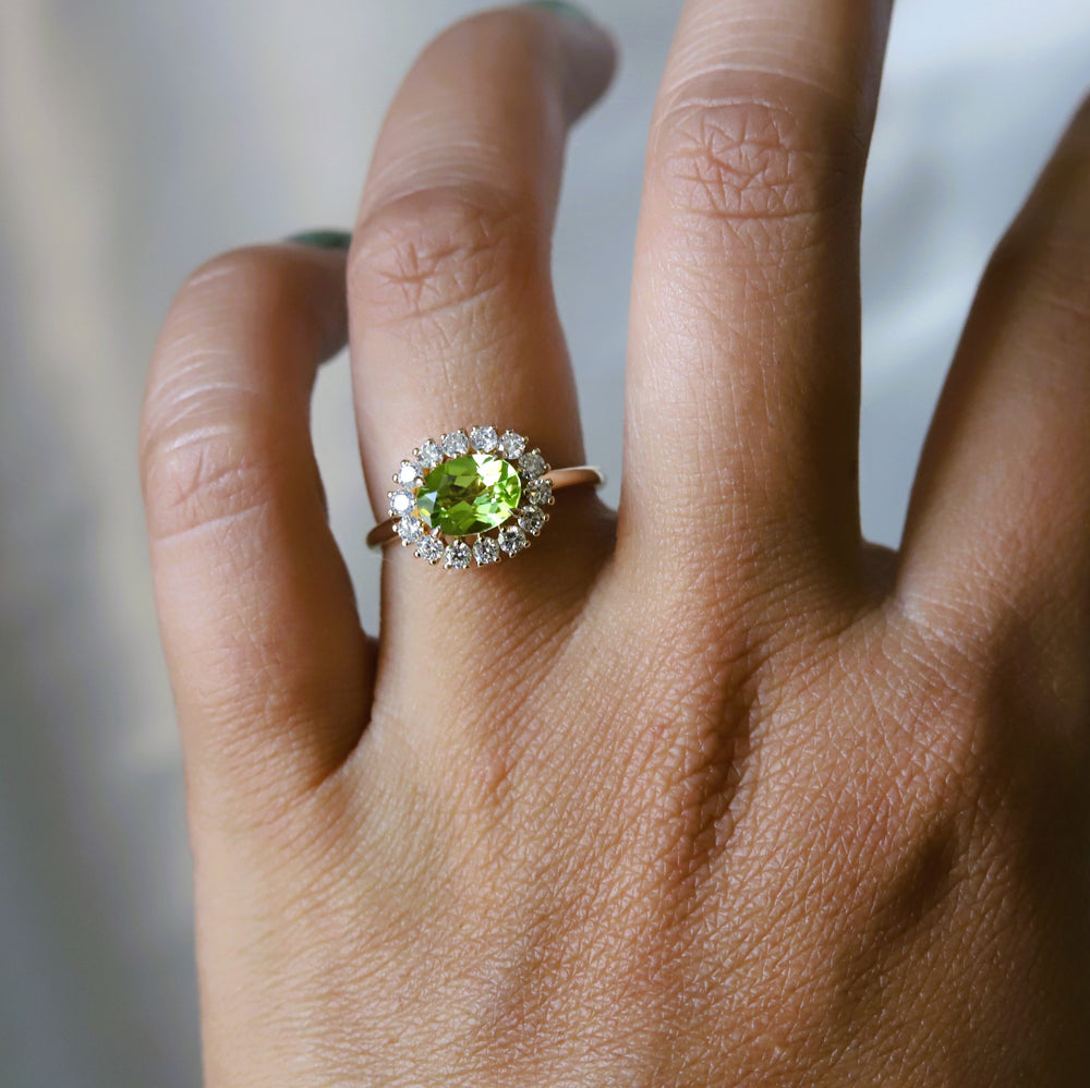 Emma | 1 ct. Oval Peridot East West Halo Ring