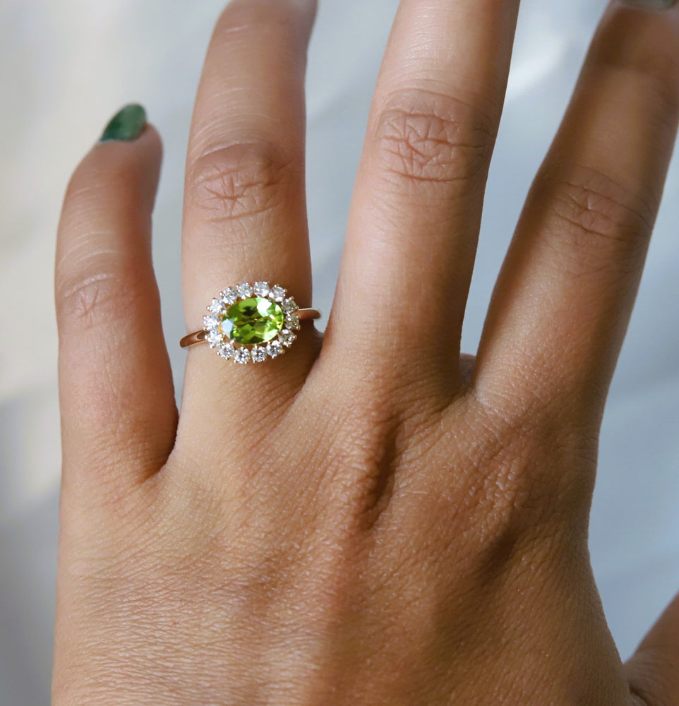 Emma | 1 ct. Oval Peridot East West Halo Ring