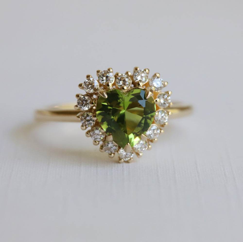 Emma | 1 ct. Heart Peridot Halo Ring