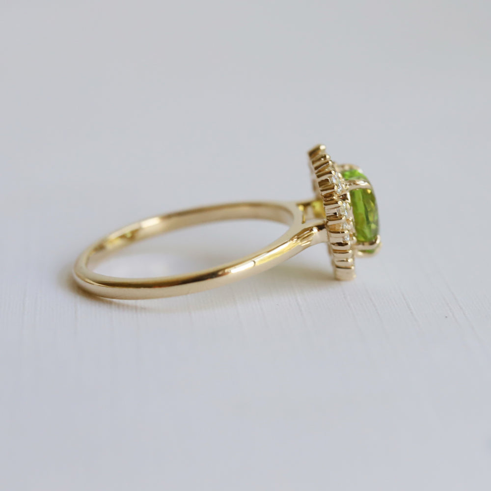 Emma | 1 ct. Heart Peridot Halo Ring
