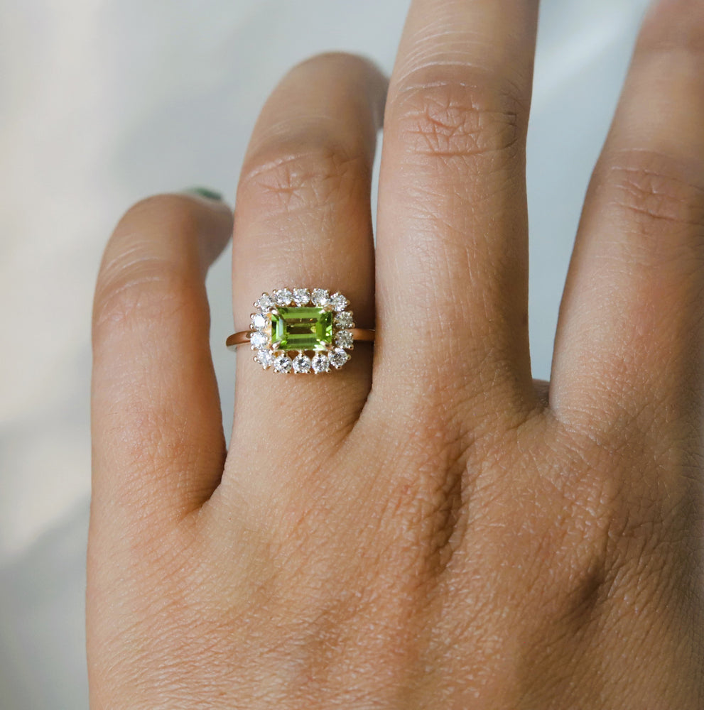 Emma | 1 ct. Emerald Cut Peridot East West Halo Ring