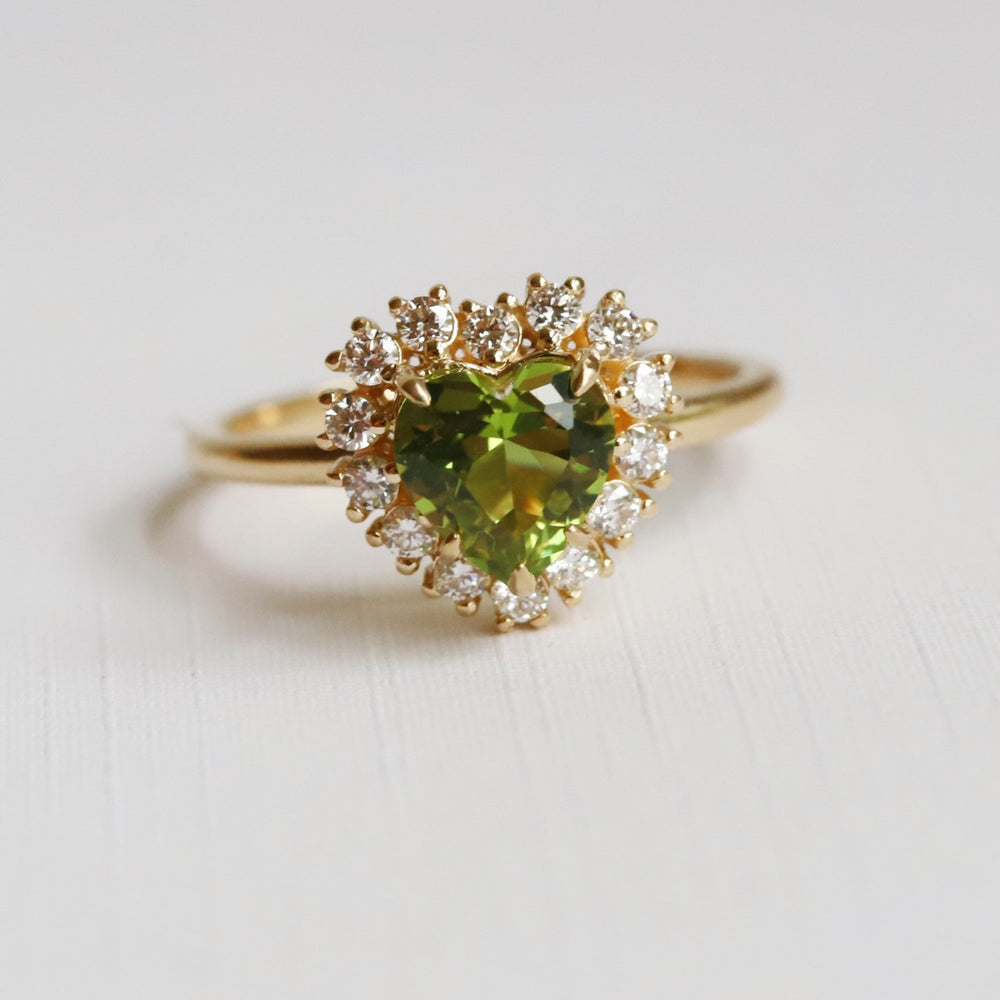 Emma | 1 ct. Heart Peridot Halo Ring