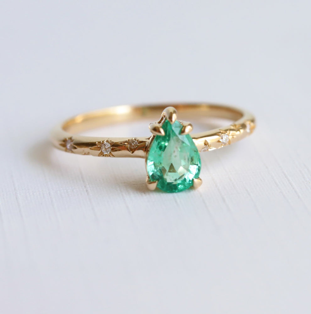 Stella | Pear Emerald Starburst Ring