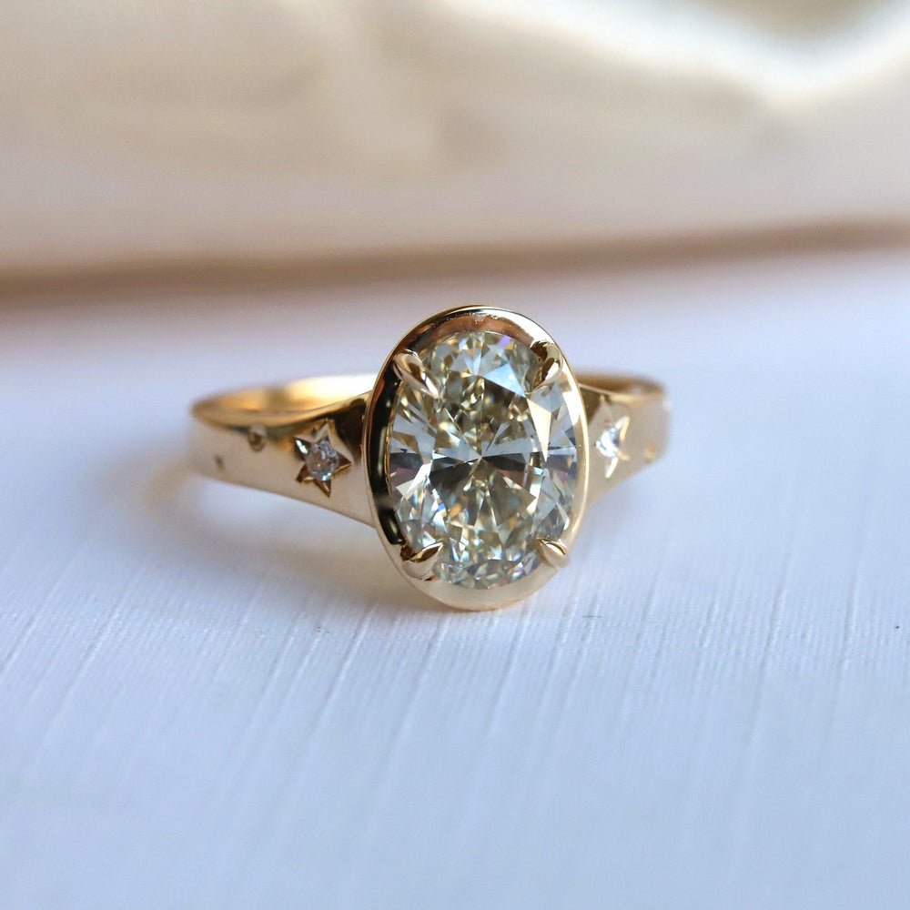 Starry | 2 ct. Oval Diamond Ring