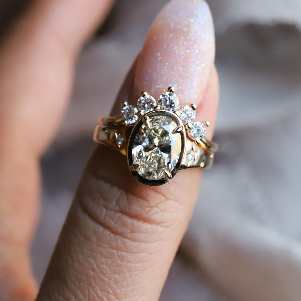 Starry | 2 ct. Oval Diamond Ring