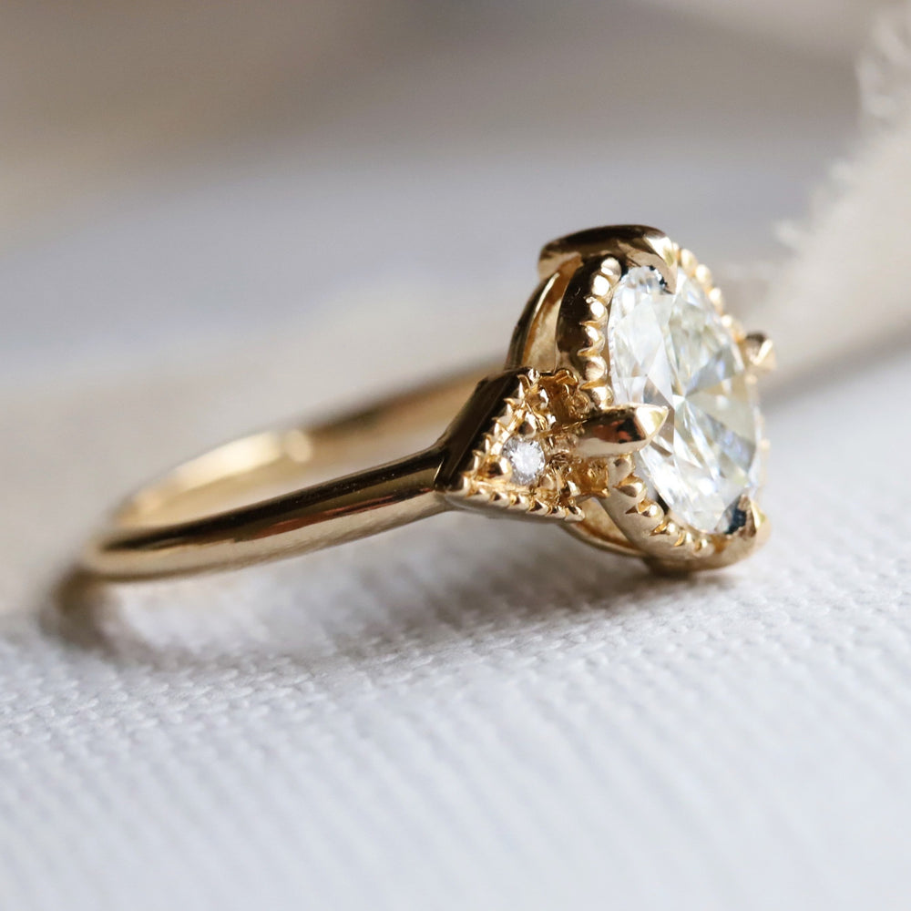 Carrie | Oval 1 ct. Lab-Grown Diamond Ring