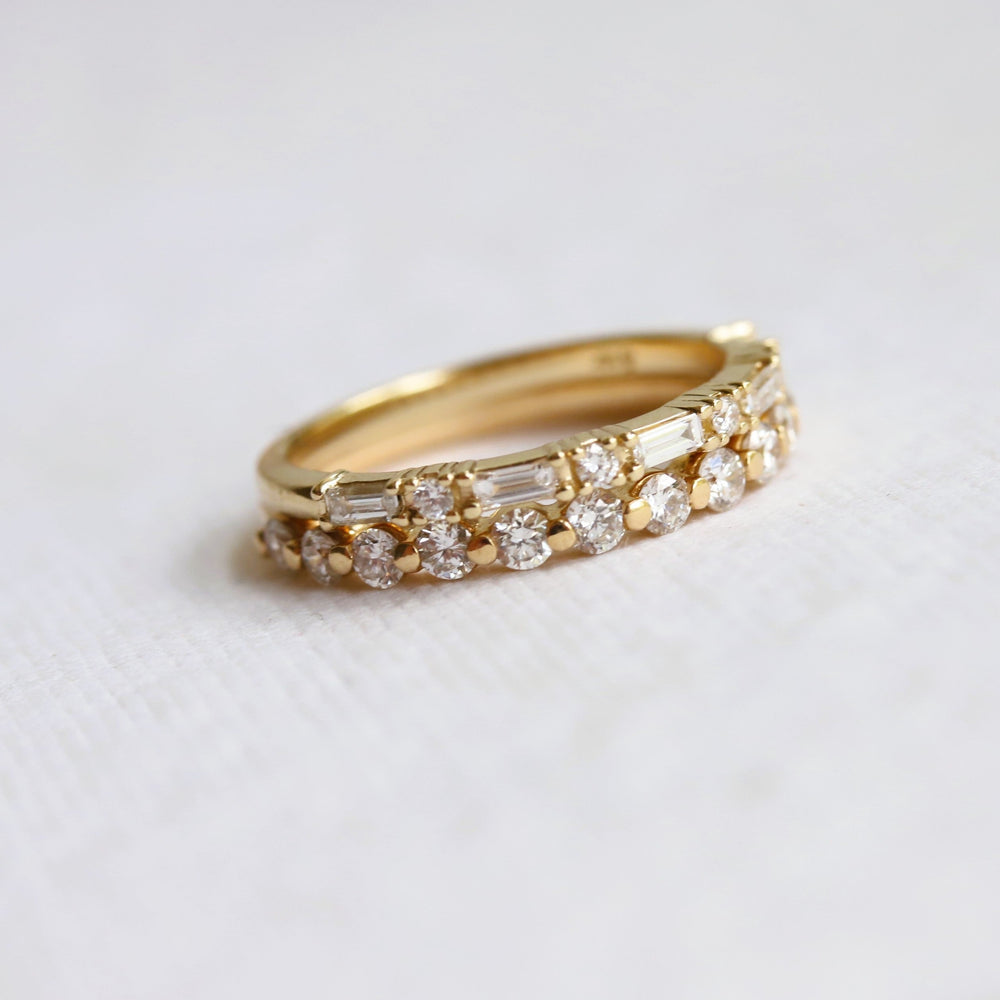 LIA | Baguette and Round Anniversary Band