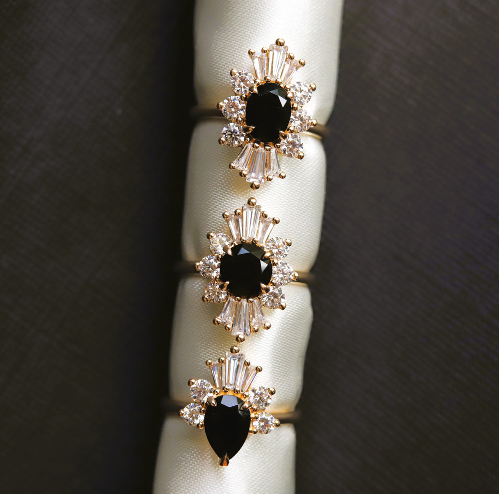 DECORA | Oval Black Center Stone & White Diamond Halo Ring