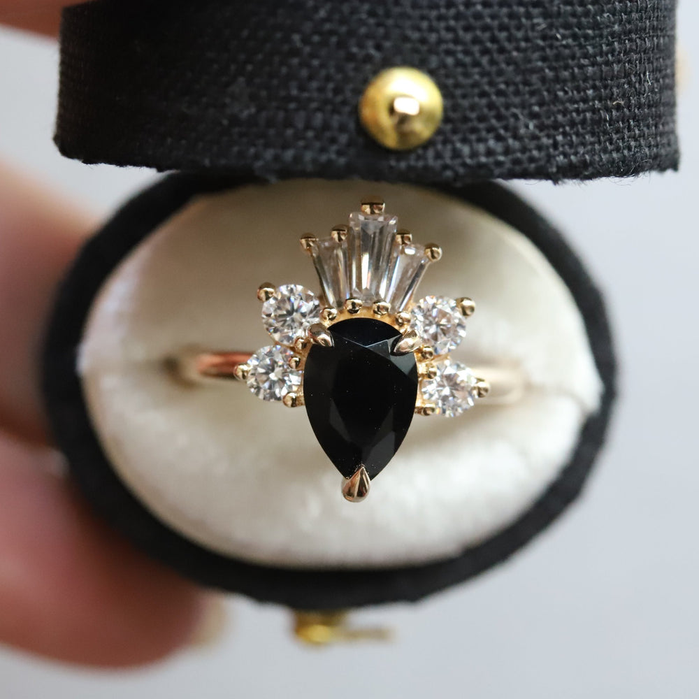 DECORA | Pear Black Center Stone & White Diamond Ring