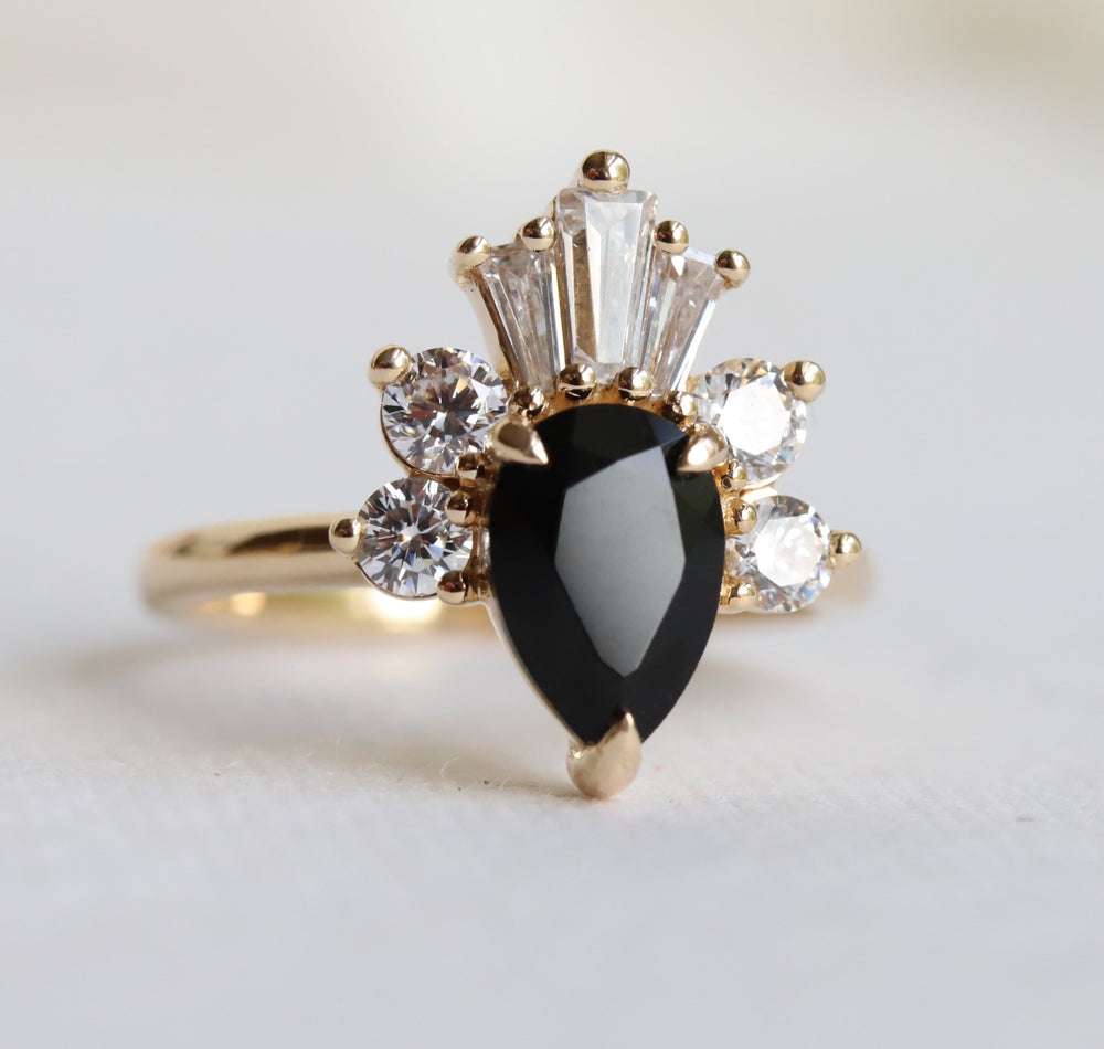 DECORA | Pear Black Center Stone & White Diamond Ring