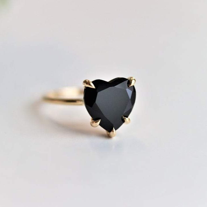 ALVA | 14K Heart Black Onyx Solitaire Ring - Emi Conner Jewelry 