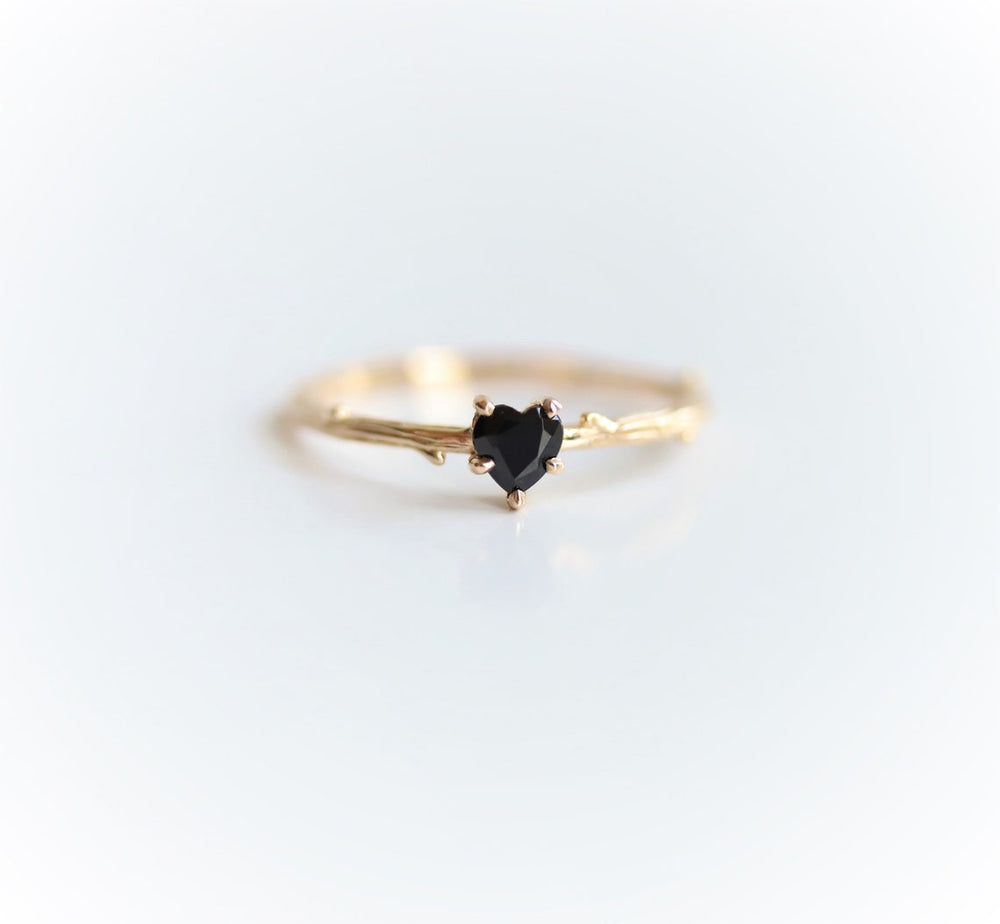 Acacia | 4 mm Heart Black Onyx Twig Engagement Ring - Emi Conner Jewelry 