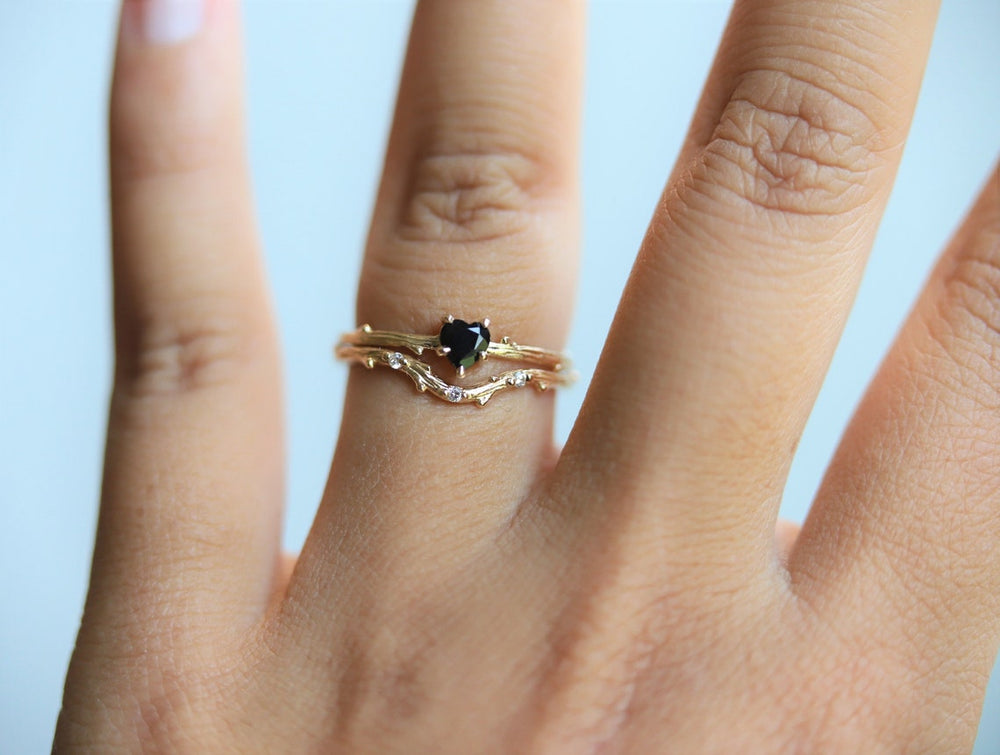 Acacia | 4 mm Heart Black Onyx Twig Engagement Ring - Emi Conner Jewelry 