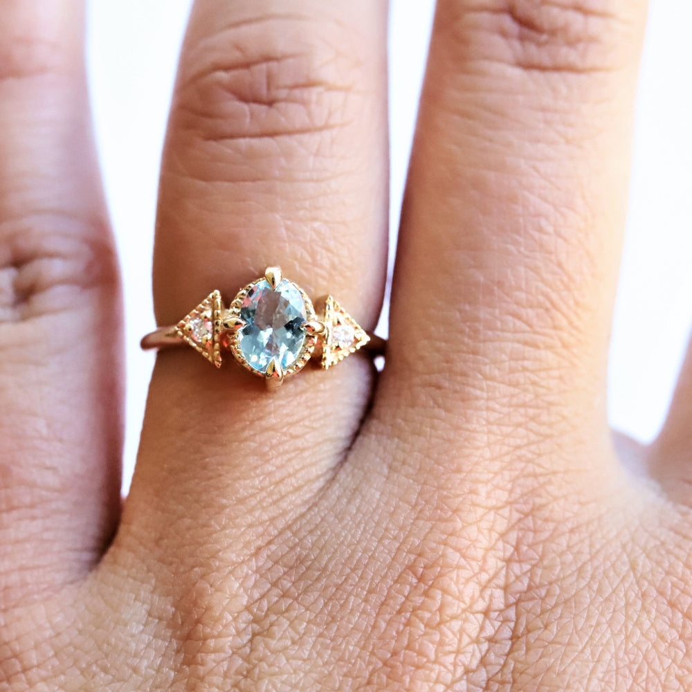 Carrie | Oval Cut Aquamarine