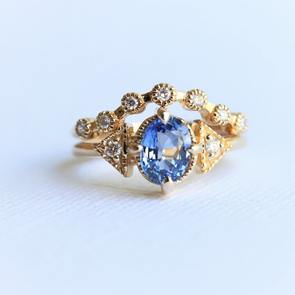 Carrie | Oval Cut North/South Prong Blue Sapphire