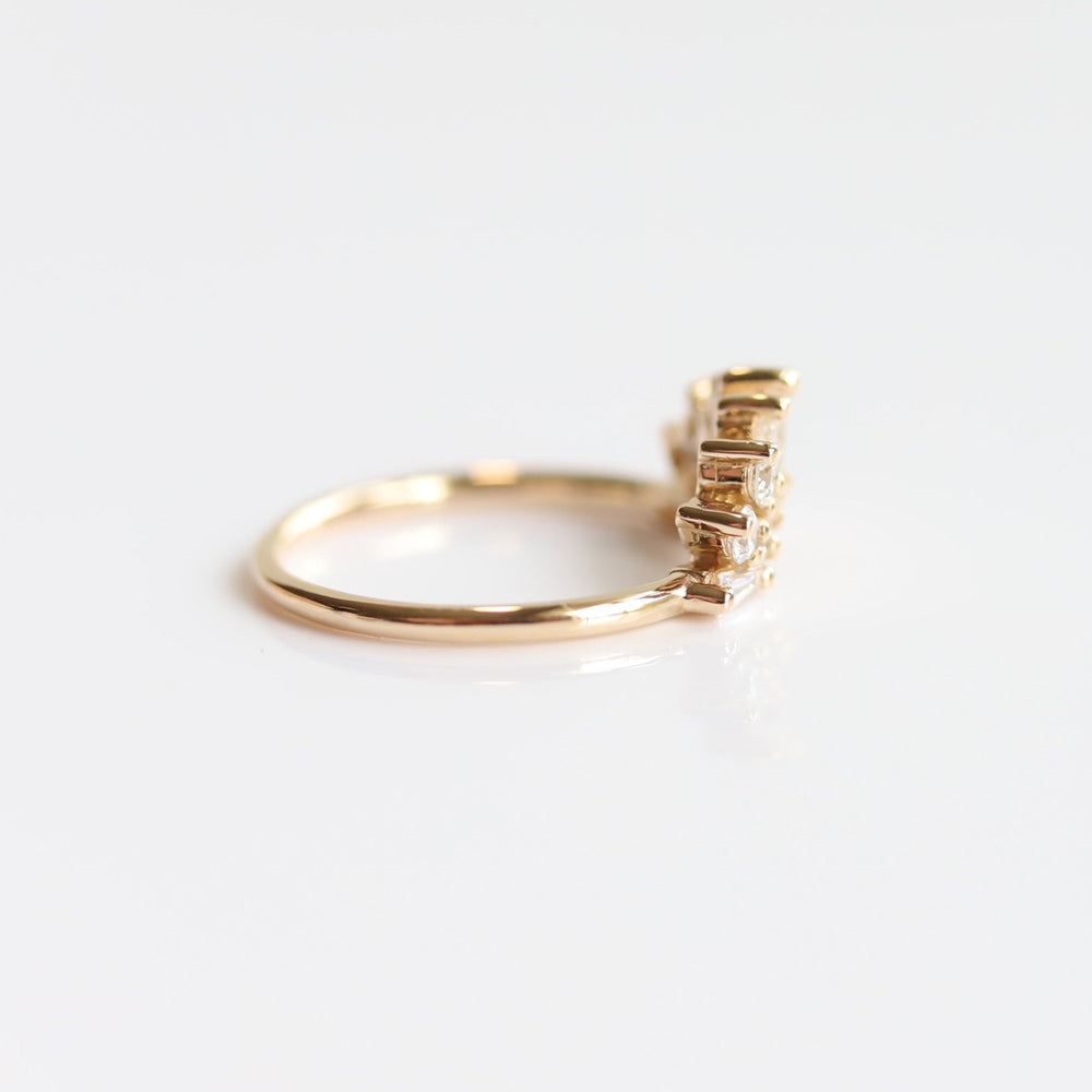 Victoria Crown No.2 | 14K + 0.4 CT. Diamond and Lab Grown Diamond Crown Contour Band - Emi Conner Jewelry 