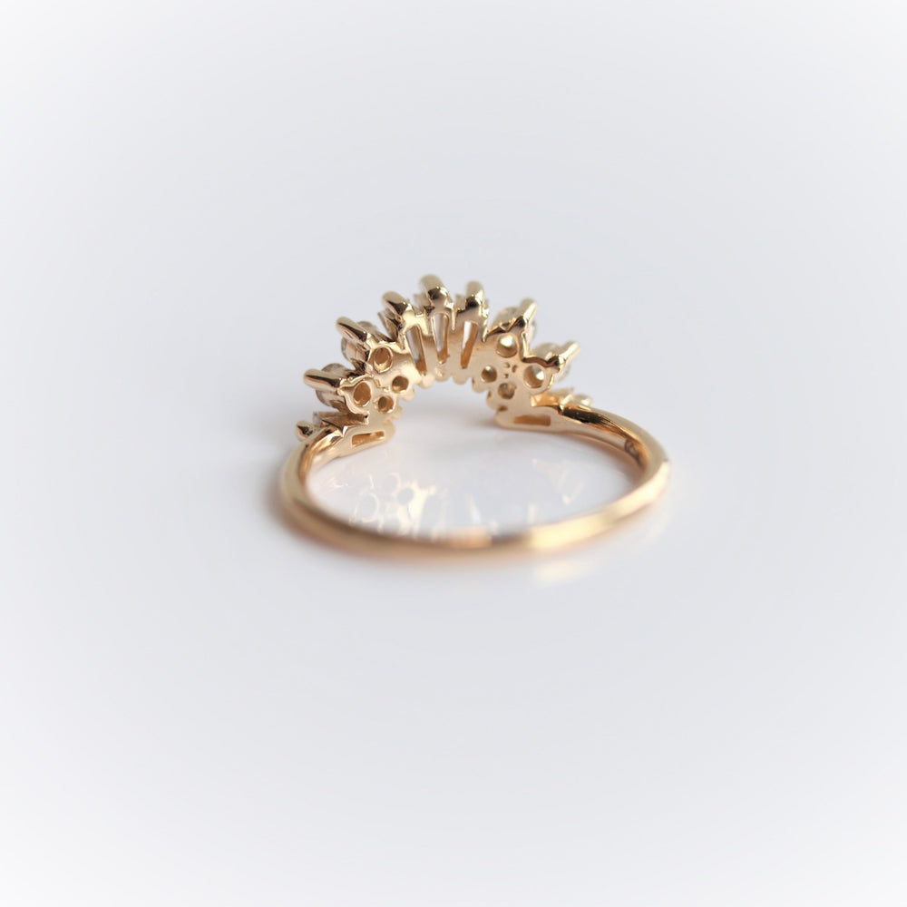 Victoria Crown No.2 | 14K + 0.4 CT. Diamond and Lab Grown Diamond Crown Contour Band - Emi Conner Jewelry 
