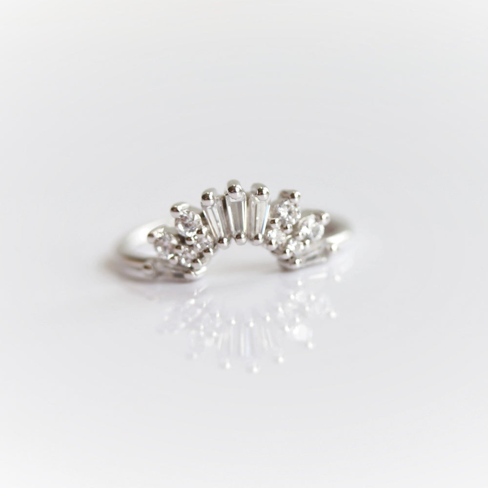 Victoria Crown No.2 | 14K + 0.4 CT. Diamond and Lab Grown Diamond Crown Contour Band - Emi Conner Jewelry 