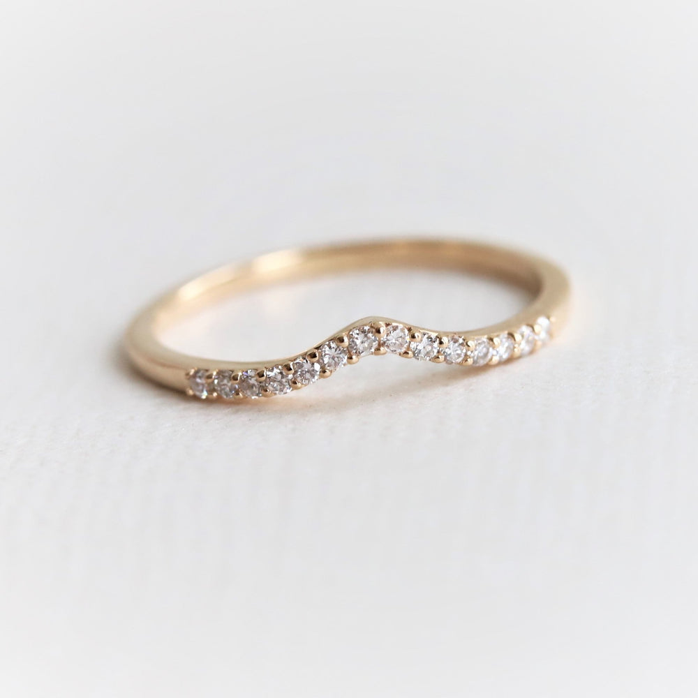 Aurora Curve Band (Round) | 14K Gold Diamond Contour Band - Emi Conner Jewelry 