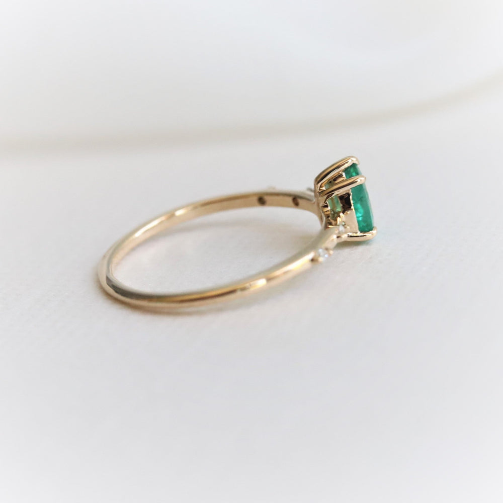 Aurora | 0.3 ct. Pear Emerald & Diamond Accented Ring