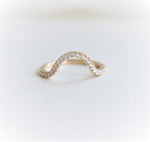 Victoria Pave' Contour Band