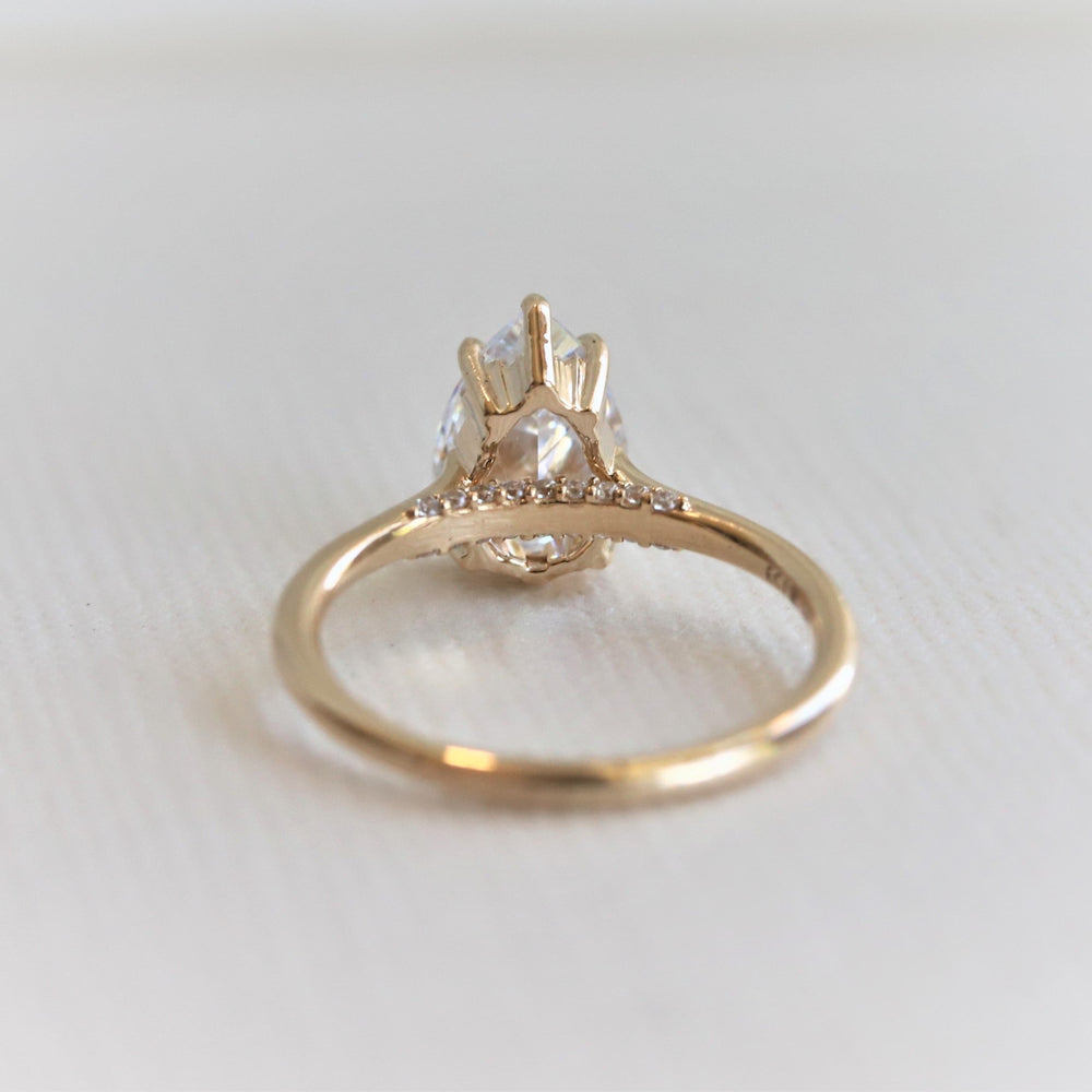 WYN Art Deco Lux | Pear Solitaire Ring