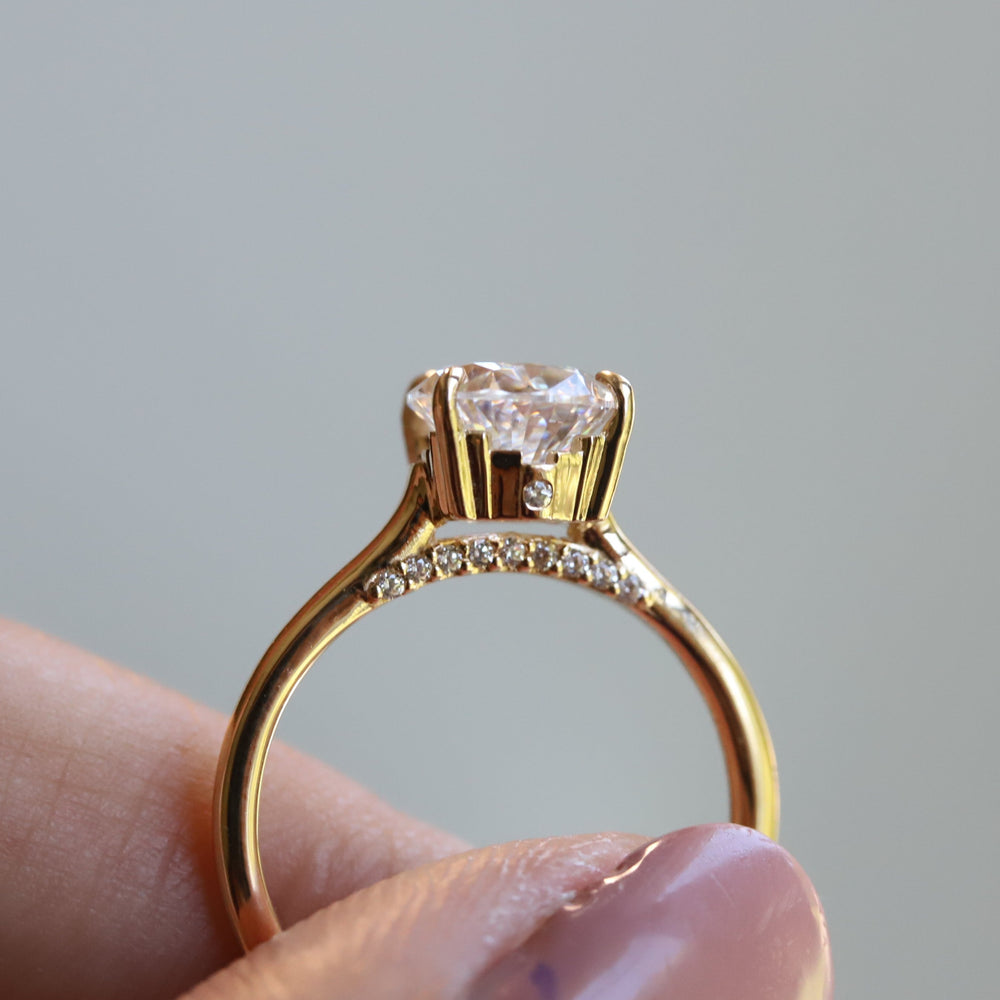 WYN Art Deco Lux | Oval (Elongated) Solitaire Ring