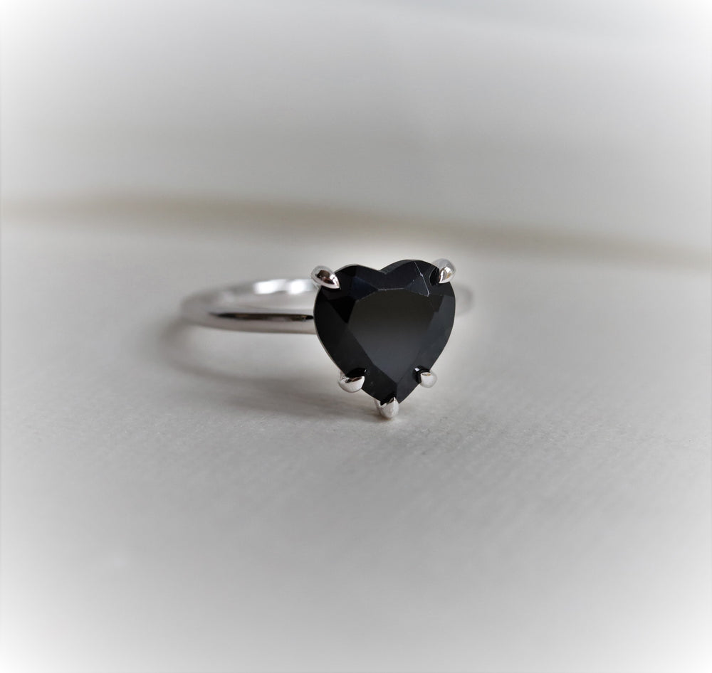 WYN Classic | 10 mm Heart Black Onyx