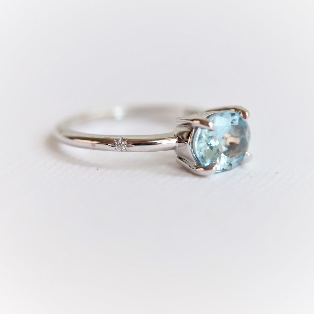 Stella | 14K Oval Aquamarine Hidden Star East West Ring