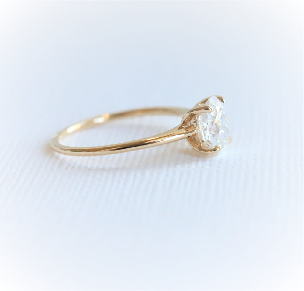 AVA | 1 ct. Oval Dainty Cathedral Solitaire Ring