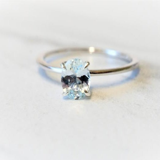 ALVA | 14K 0.7 ct Oval Aquamarine Dainty Solitaire Ring - Emi Conner Jewelry 