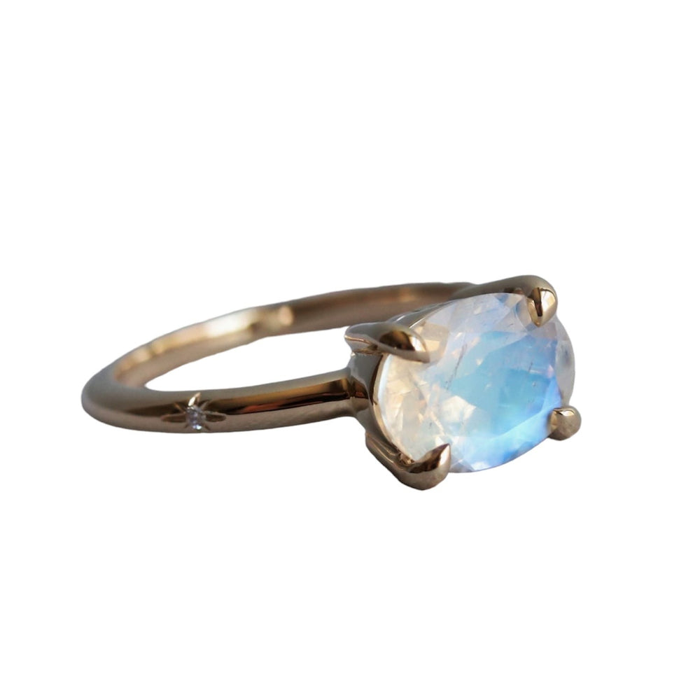 Stella | 14K Oval Moonstone Hidden Star East West Ring